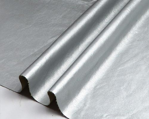 Como está se desenvolvendo o mercado de couro elástico?